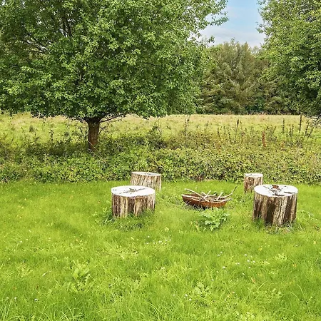 8 Person In Glesborg *