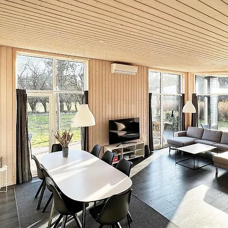 8 Person In Glesborg Holiday home