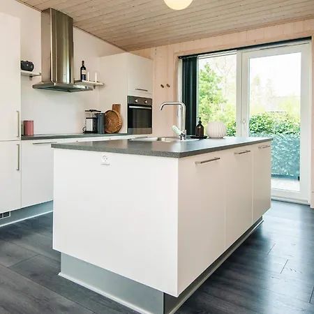 8 Person In Glesborg Holiday home