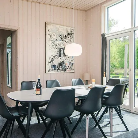8 Person In Glesborg Holiday home